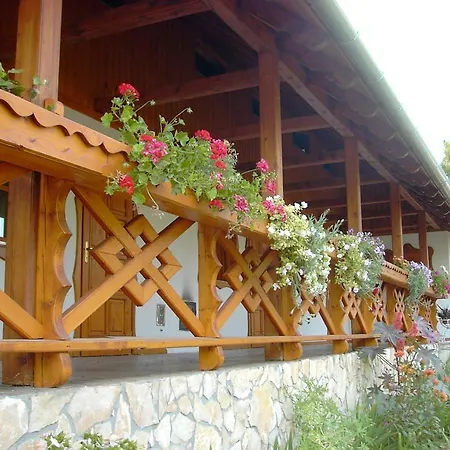 Ocsardi Topanzio Guest house