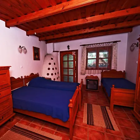 Ocsardi Topanzio Guest house