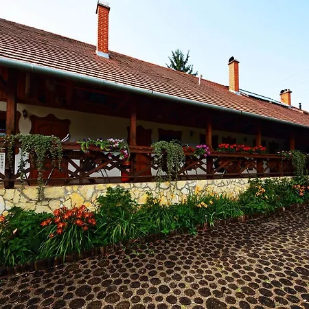 Guest house Ocsardi Topanzio 3*